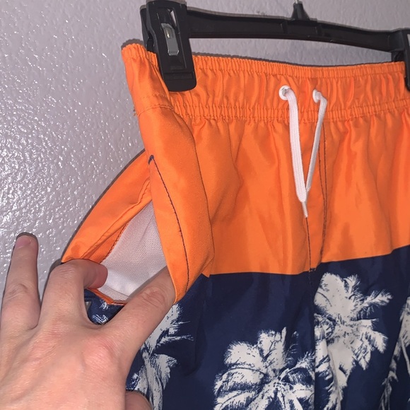 Crazy 8 boys 10/12 mesh lined tropical print swim trunks - Picture 4 of 8